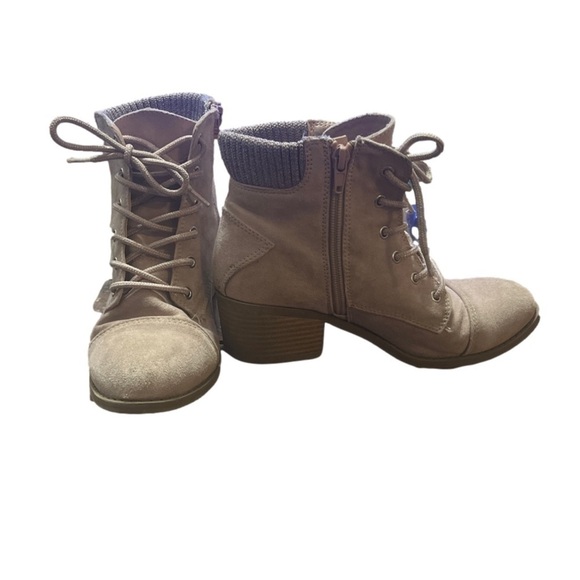 Pink booties - Picture 1 of 6